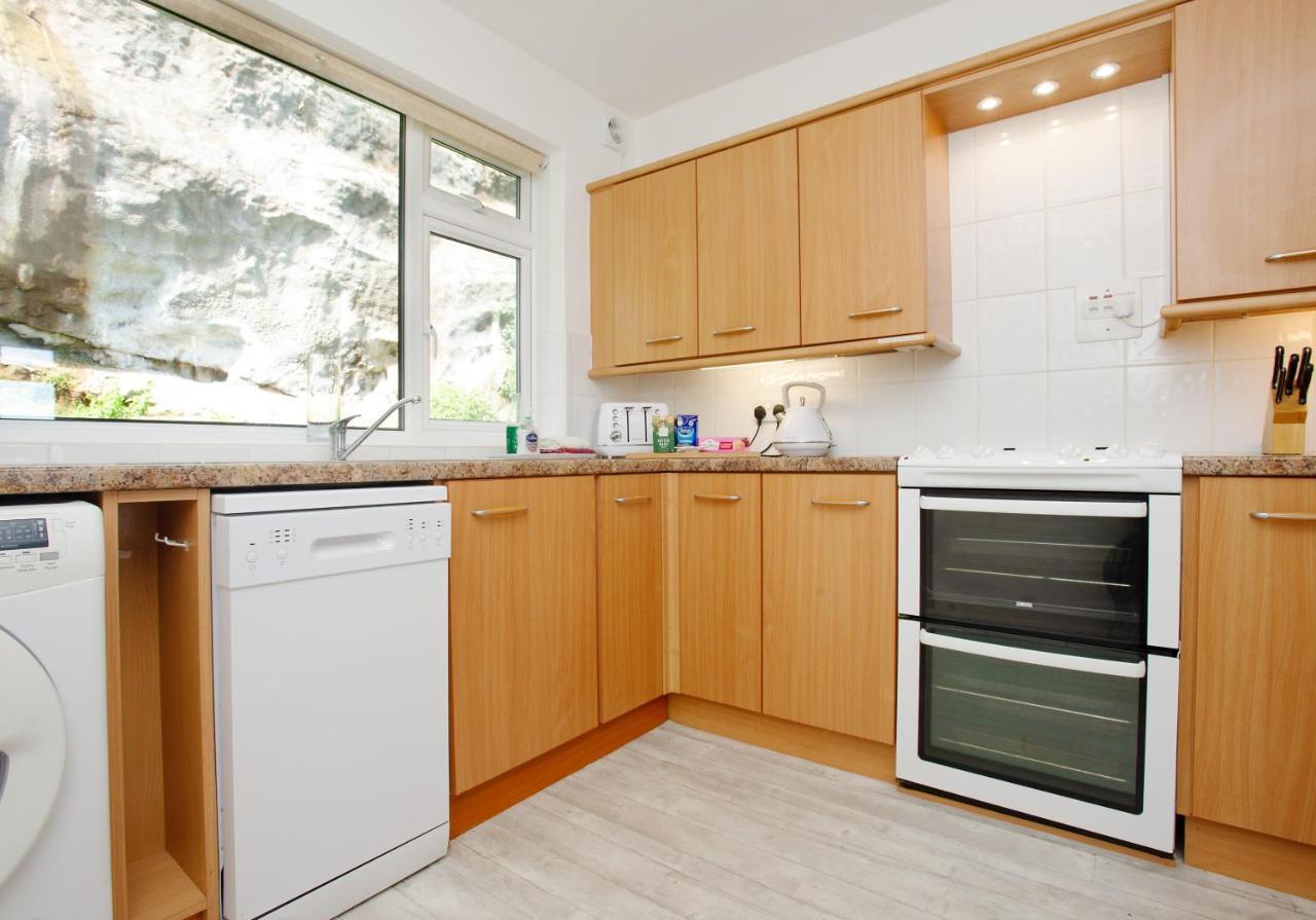 Harbour Apartment At 6 Dolphin Court With Parking Brixham Εξωτερικό φωτογραφία